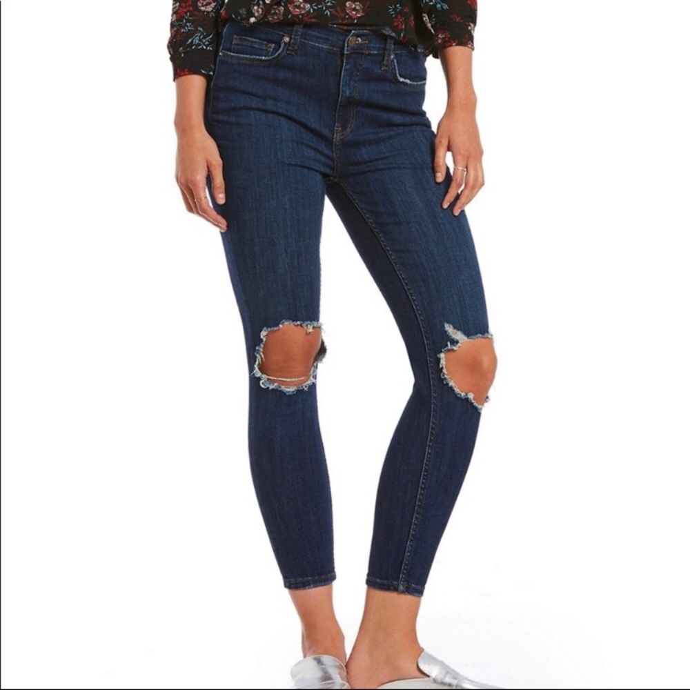 Free People busted knee skinny jean!